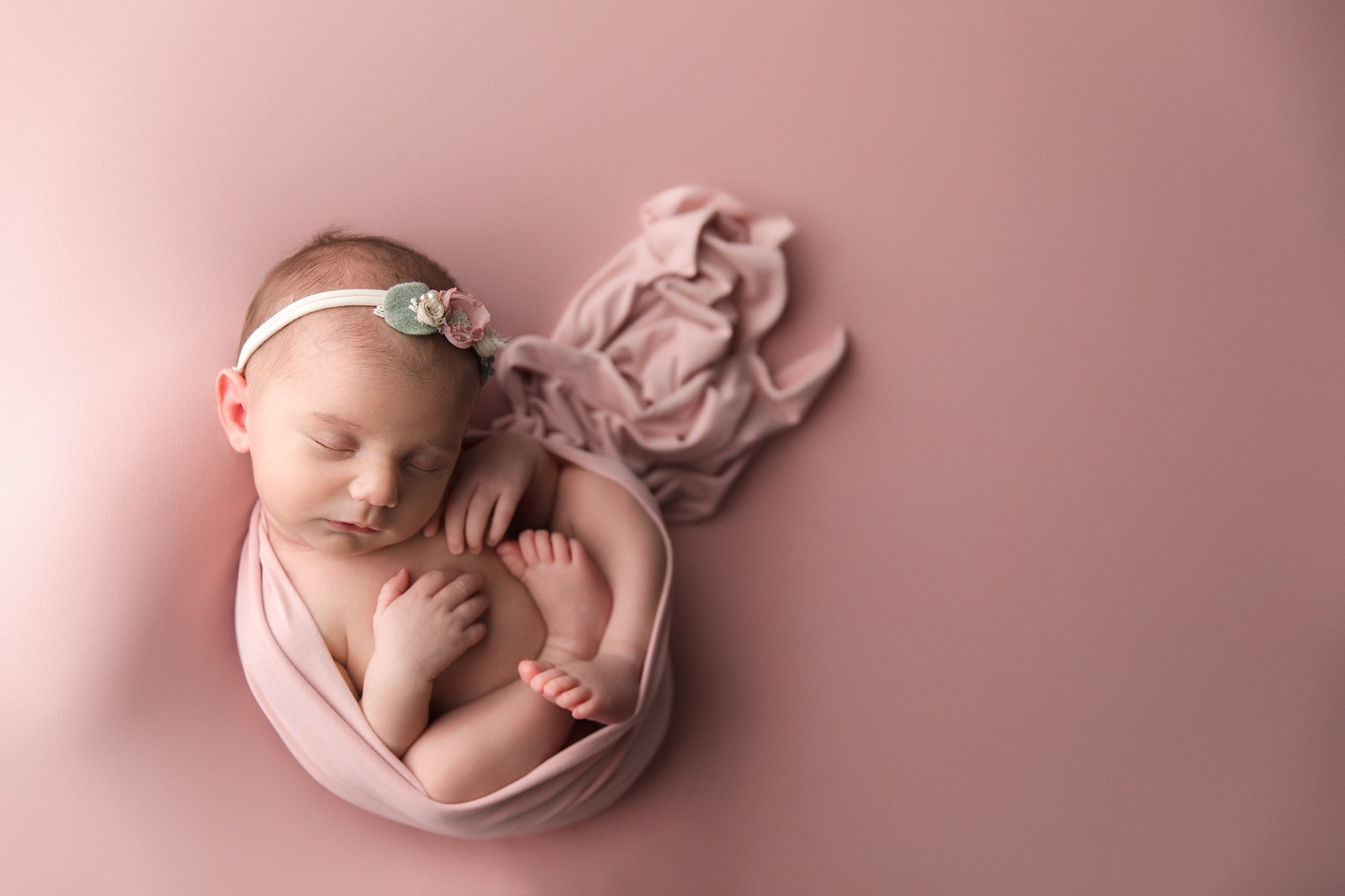 Sweet Baby Photos newborn phtoography dusty pink backdrop and wrap floral headband